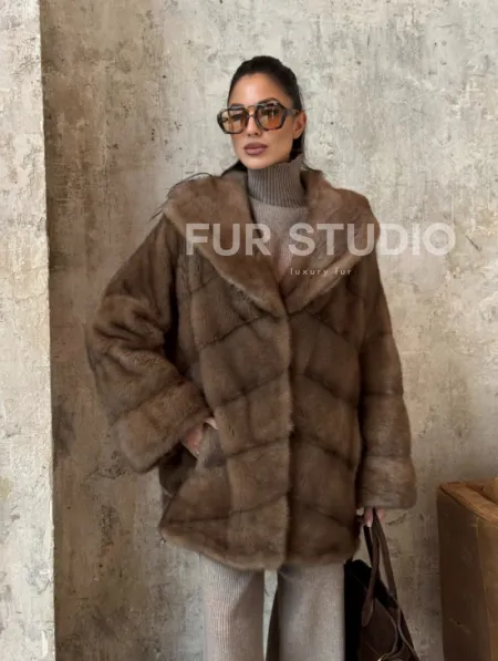 Укороченная норковая шуба с капюшоном из норки - фото 8