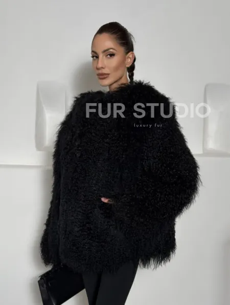 Черная шуба из меха ламы воротник шанель - фото 0