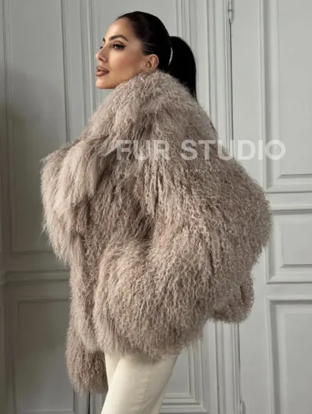 Шуба из меха ламы «Пломбир» с английским воротником - фото 3