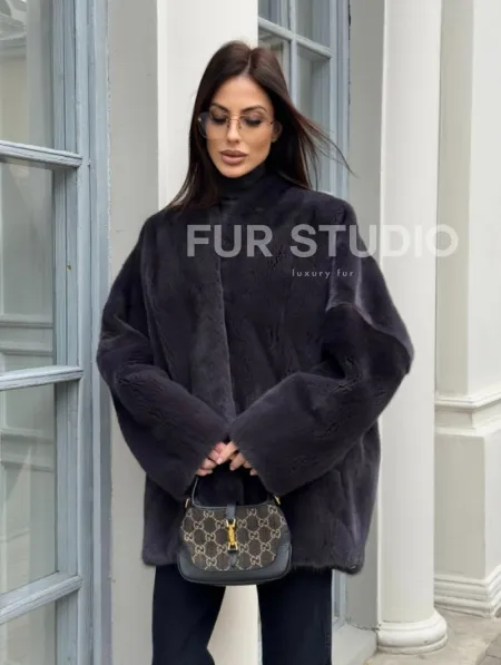 Графитовый норковый жакет с V-образным воротником - фото 4