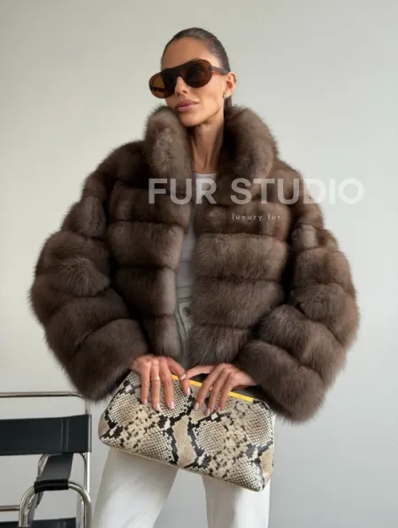 Короткая шуба из куницы - цвет трюфель - фото 8