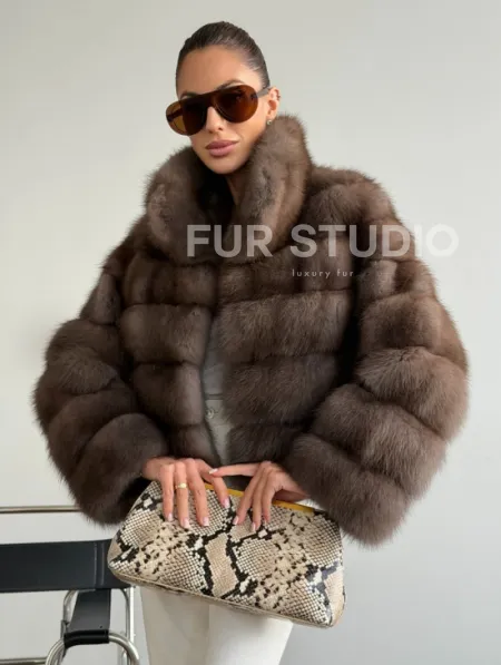 Короткая шуба из куницы - цвет трюфель - фото 5