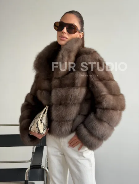 Короткая шуба из куницы - цвет трюфель - фото 7