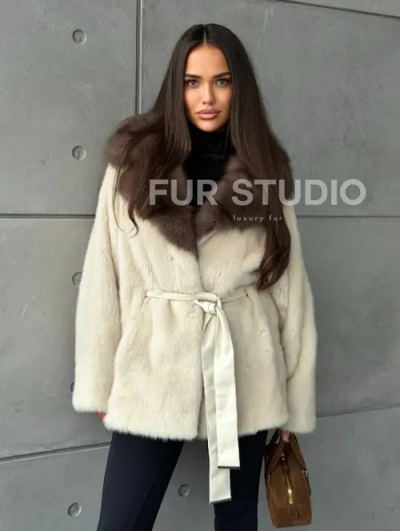 Светлая норковая шуба oversize - воротник куница - фото 10