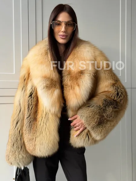 Короткая шубка из лисы Premium Golden Fox - фото 3