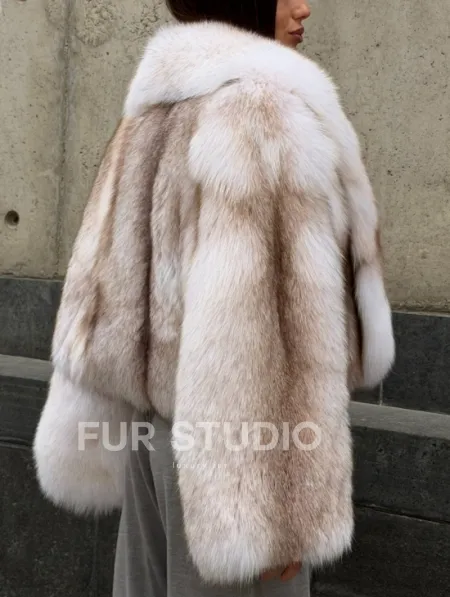 Женская шуба из натурального меха лисы - фото 2