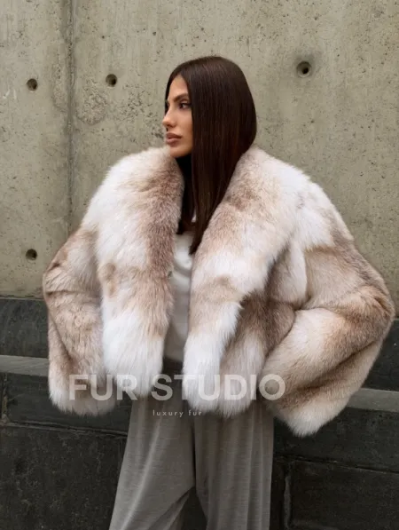 Женская шуба из натурального меха лисы - фото 14