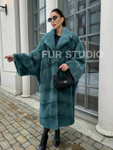 Шуба из меха норки в стиле Oversize - цвет тиффани - фото 12