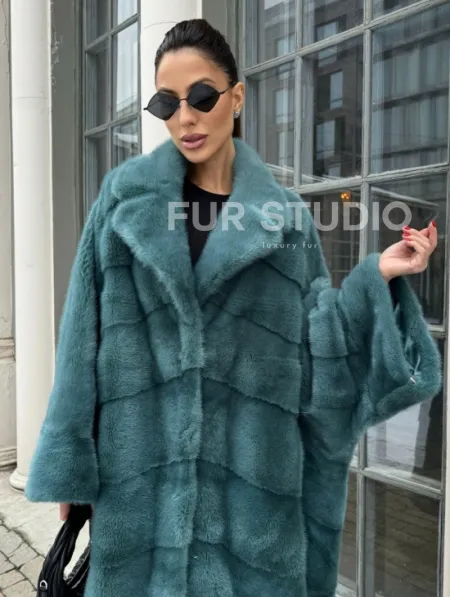 Шуба из меха норки в стиле Oversize - цвет тиффани - фото 7