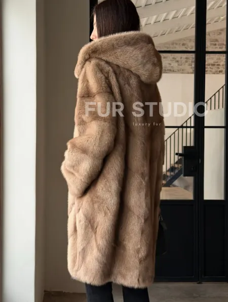 Норковая шуба с капюшоном - цвет пастель - фото 3