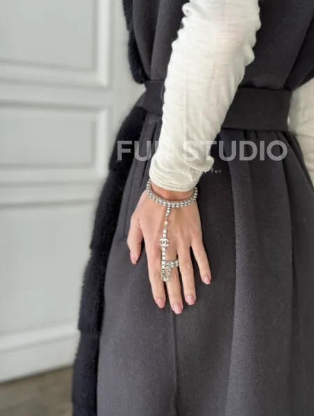 Элегантное пальто из кашемира с мехом норки - фото 3