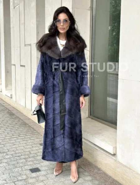 Длинная шуба из норки с капюшоном из куницы - цвет синий графит - фото 5