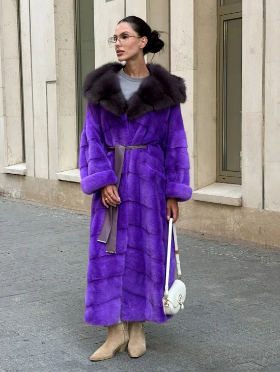 Шуба из аукционной норки с капюшоном из меха куницы - фиолетовый - фото 9