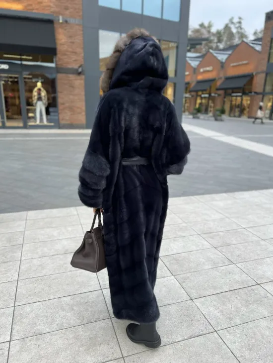 Норковая шуба с капюшоном из меха куницы - цвет инфинити (темно-синий) - фото 6