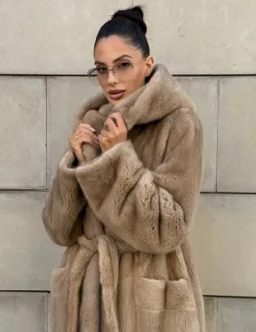 Шуба из скандинавской норки с капюшоном, цельный мех - фото 2