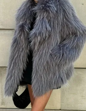 Шуба из меха енота на вязанной основе - фото 1