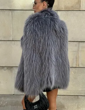 Шуба из меха енота на вязанной основе - фото 4