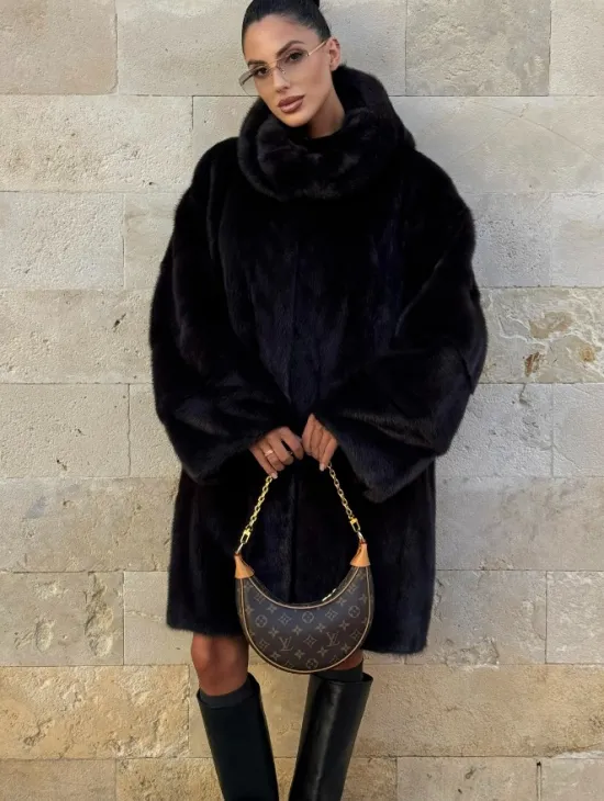 Шуба из аукционной норки с капюшоном роспуск - цвет уголь - фото 11