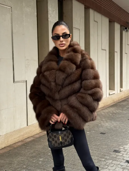 Шуба из меха куницы Dark с английским воротником - фото 13