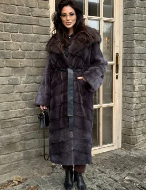 Удлиненная шуба из меха норки с капюшоном куница - фото 0