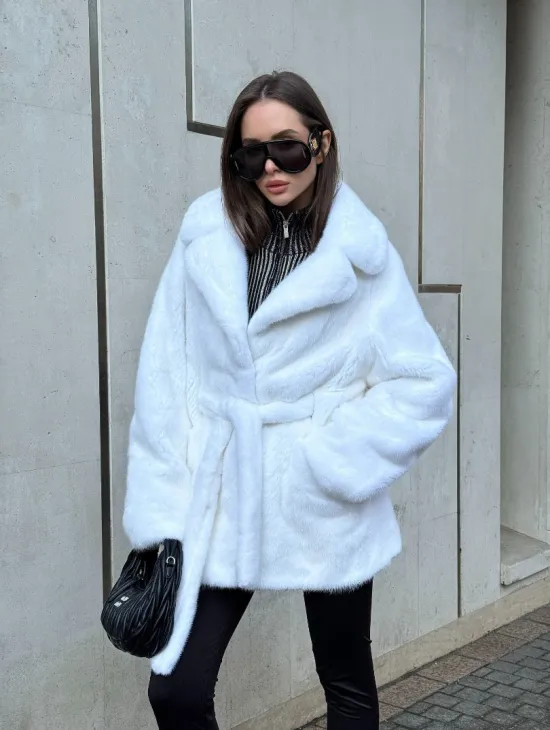 Белый норковый полушубок - кимоно с английским воротником - фото 11