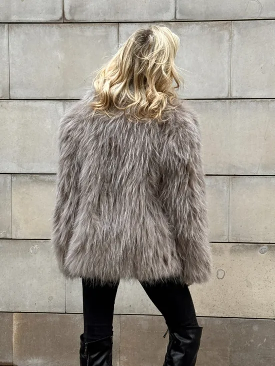 Полушубок из енота с английским воротником - фото 6