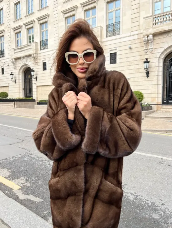 Удлиненная плюшевая норковая шуба в цвете соболь - фото 2