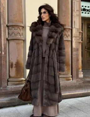 Шуба норковая в цвете мокко с капюшоном куница - фото 6