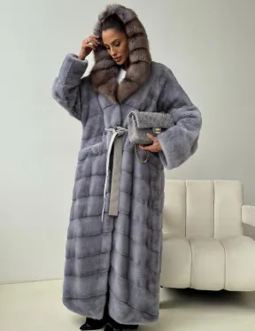 Голубая норковая шуба с капюшоном куницы - фото 8