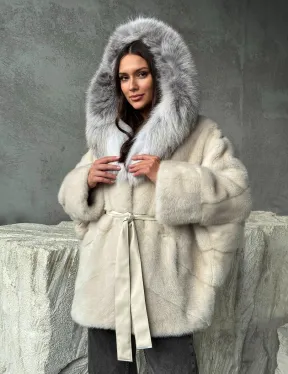 Светлая норковая шуба - летучка с капюшоном - фото 6