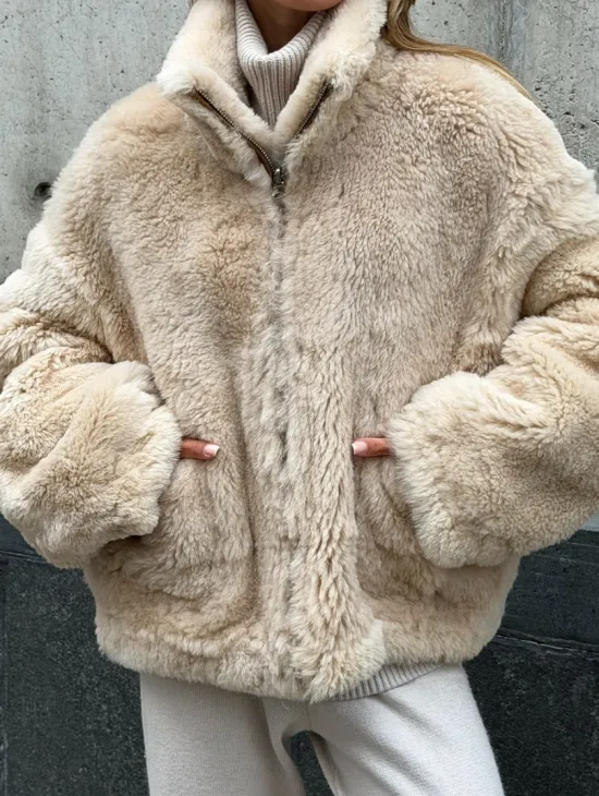 Двухсторонняя короткая дубленка из овчины - фото 3