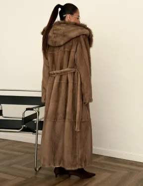 Длинная норковая шуба с капюшоном куница - фото 4