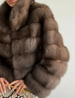 Короткая шуба из куницы - цвет трюфель - фото 3