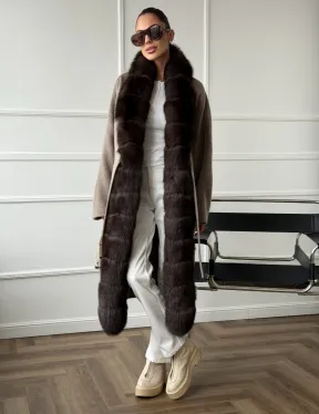 Длинное пальто с мехом финского песца - фото 11