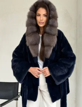 Норковый полушубок синего цвета с капюшоном куница - фото 6