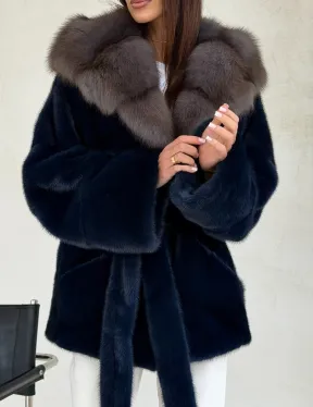 Норковый полушубок синего цвета с капюшоном куница - фото 4