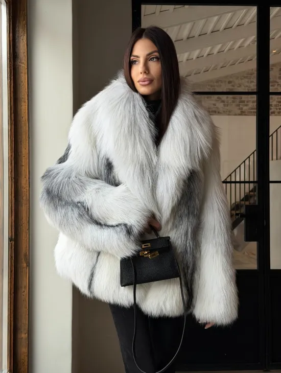 Шуба из цельного меха белой арктической лисы с шалевым воротником - фото 11