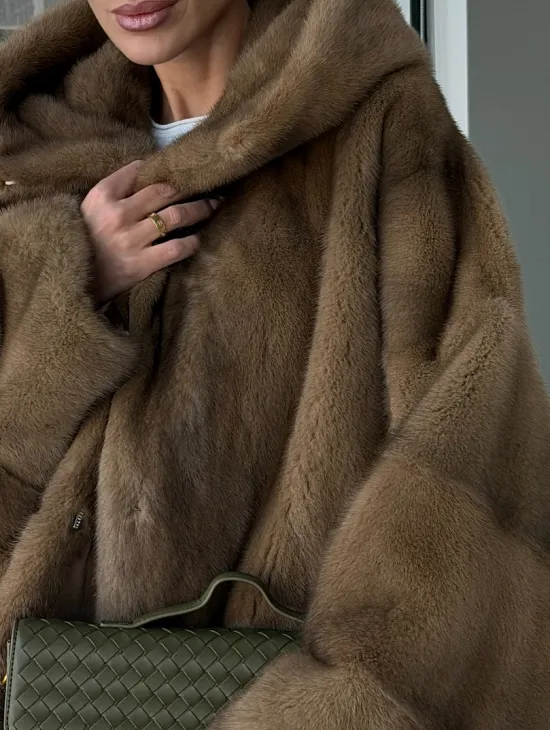 Женский норковый полушубок с капюшоном - фото 1
