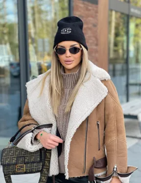 Дубленка - бомбер со спущенным плечом из натуральной овчины - фото 0