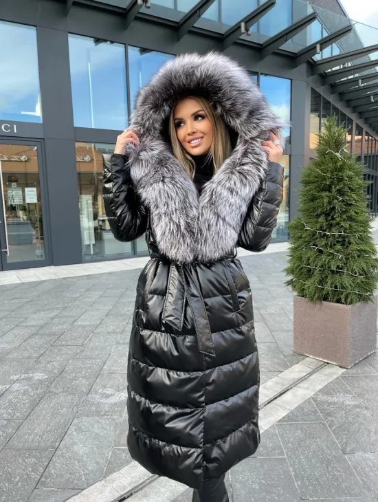 Чёрное пуховое пальто с меховым капюшоном - фото 8