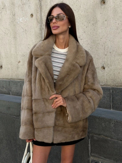 Шуба из норки SAGA FURS  с английским воротником - цвет пастель - фото 0