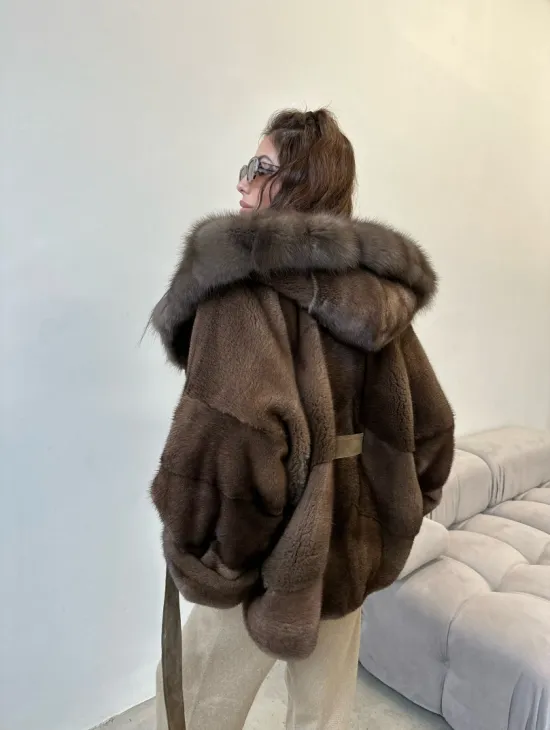 Шуба пончо из меха норки с капюшоном куница - цвет соболь - фото 3