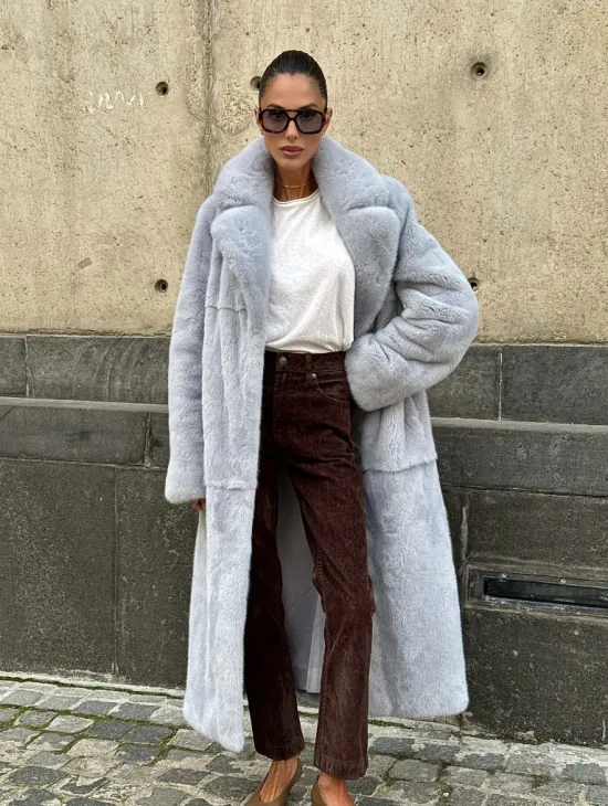 Голубая шуба из плюшевой норки “Velvet” - фото 10