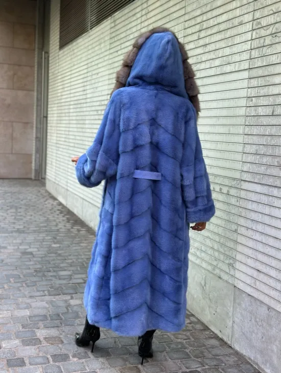 Шуба норковая с капюшоном из меха куницы - цвет голубой сапфир - фото 3